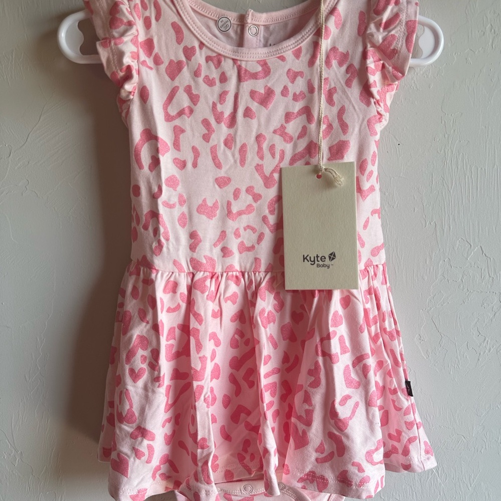 Kyte BABY Sakura Leopard Bodysuit Twirl